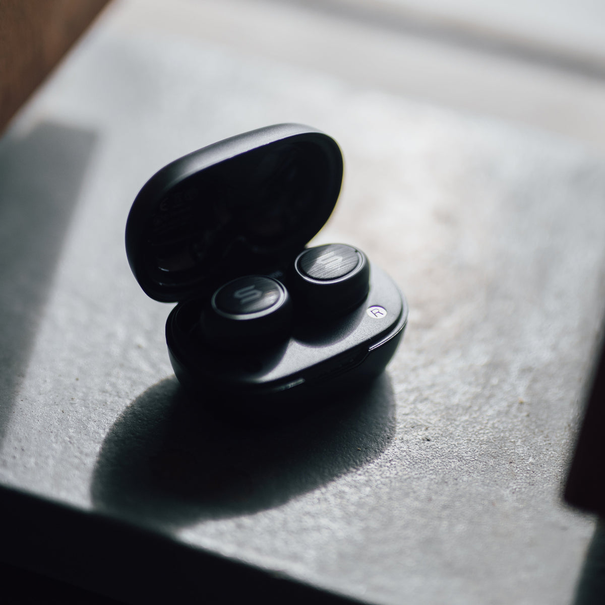 EARBUDS